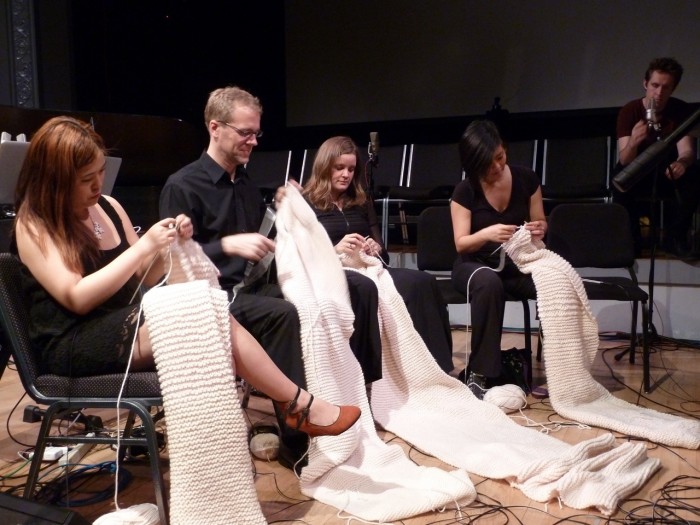 Music_with_knitting_needles (3)